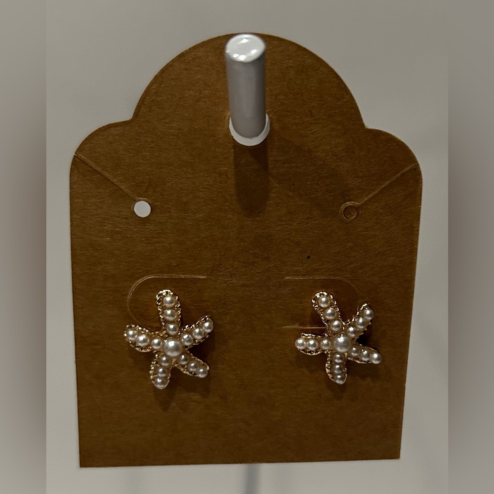 Gold Starfish Pearl Earrings - Picture 3 of 3